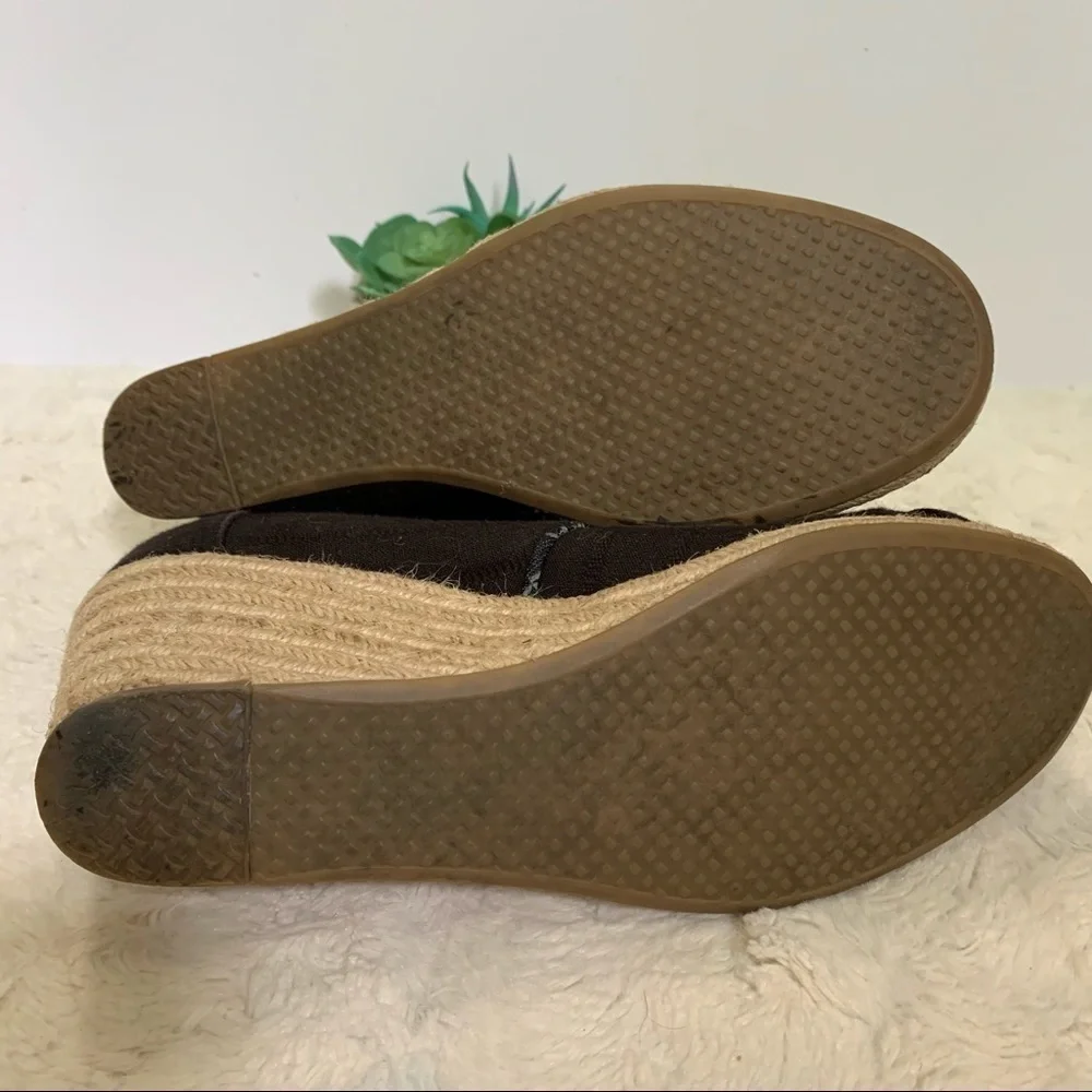 Toms espadrille wedge black lace up booties